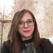 Laureata in Scienze Ambientali impartisce lezioni di scienze generali come biologia, chimica, matematica, fisica, geologia